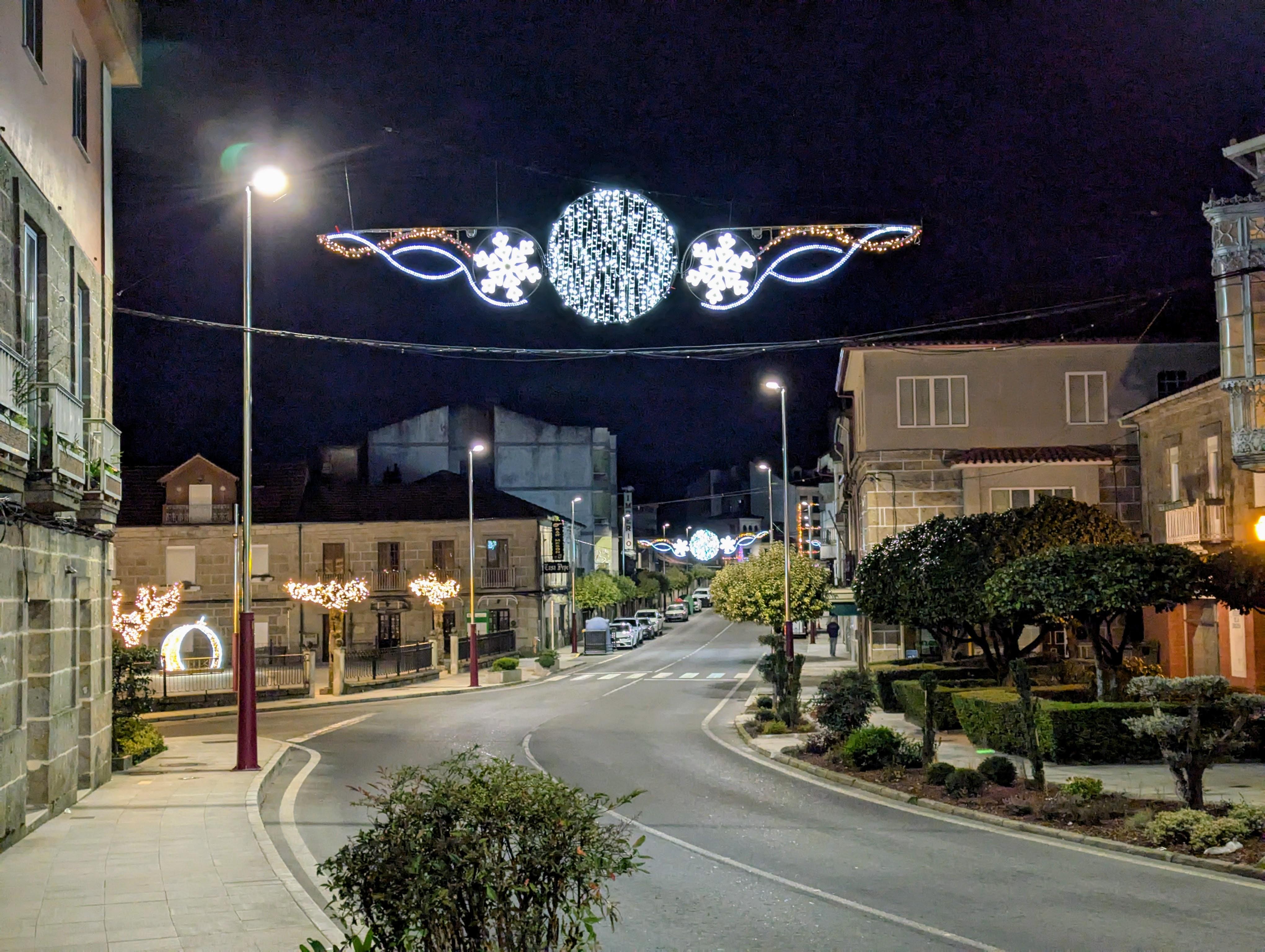 Presentamos a reportaxe das Luces da Cañiza neste Nadal 2024 & 2025