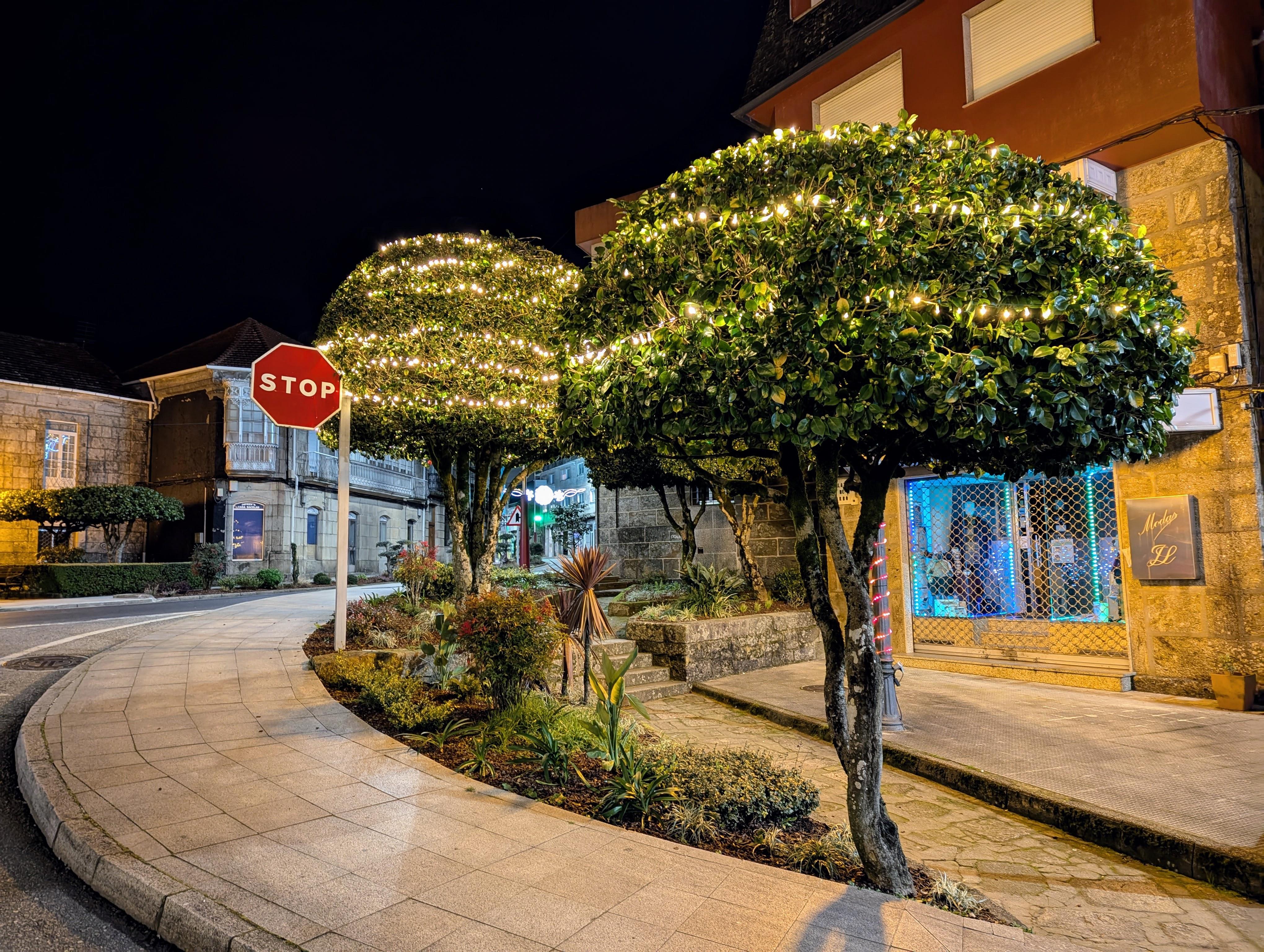 Presentamos a reportaxe das Luces da Cañiza neste Nadal 2024 & 2025