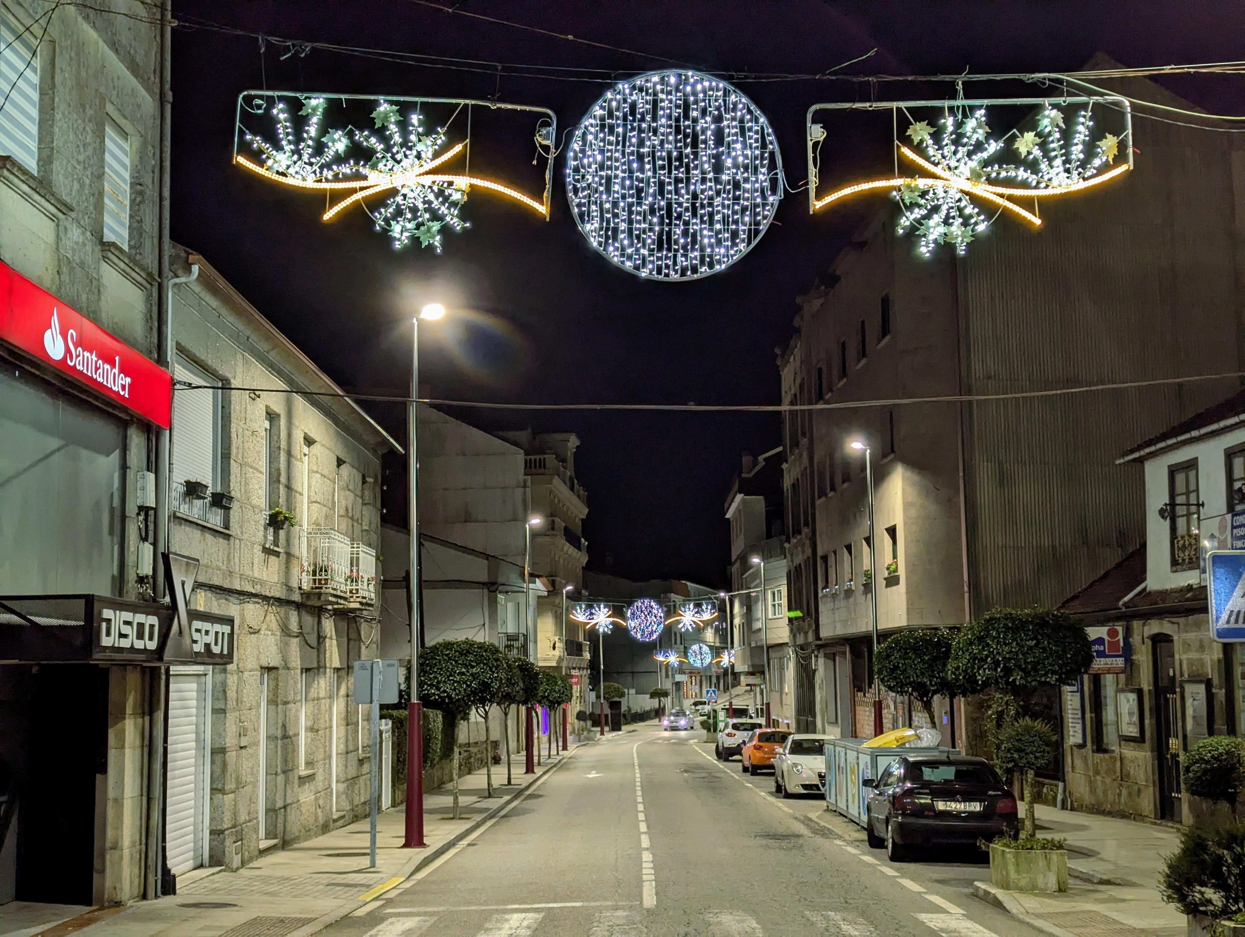 Presentamos a reportaxe das Luces da Cañiza neste Nadal 2024 & 2025