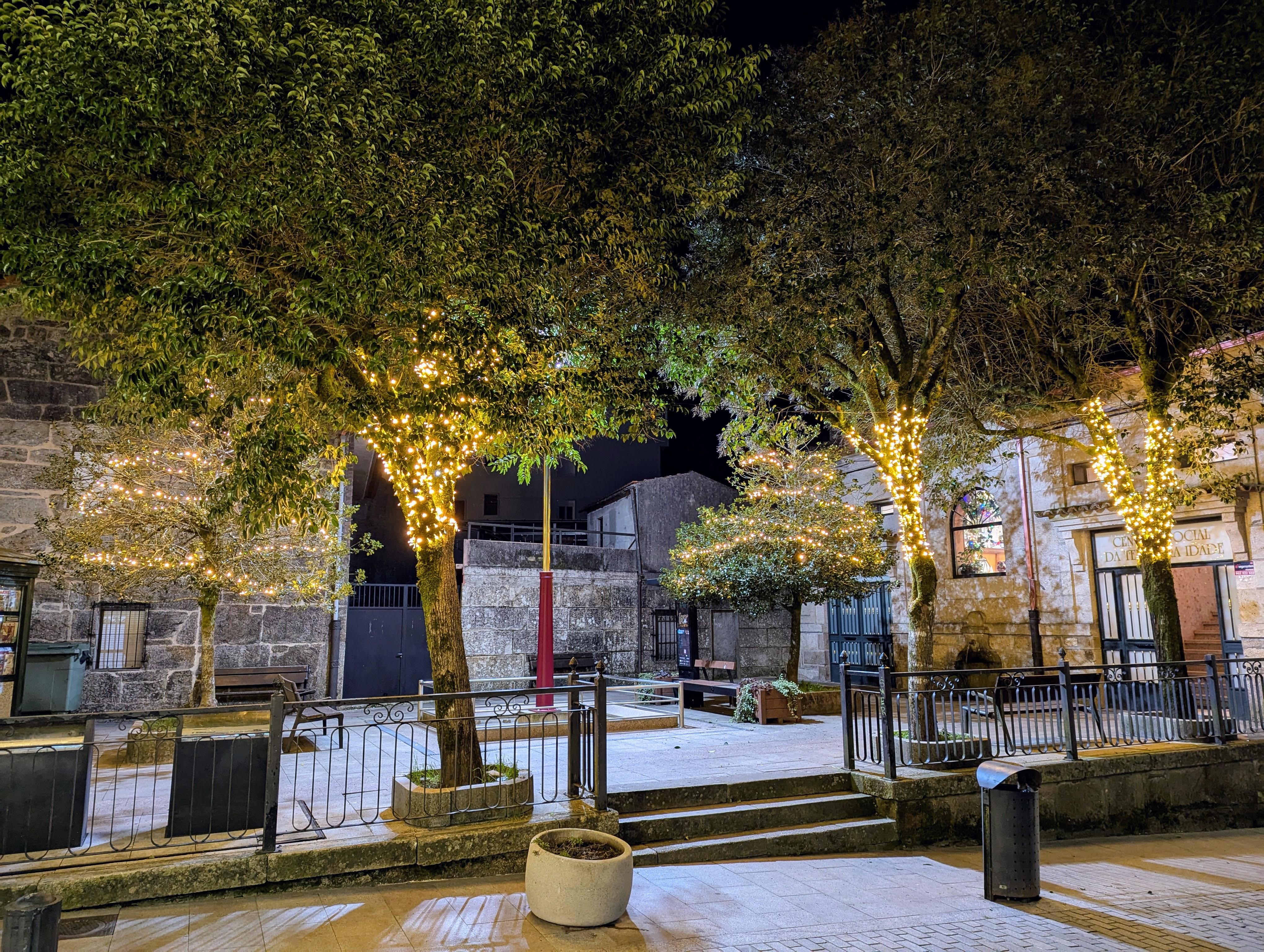 Presentamos a reportaxe das Luces da Cañiza neste Nadal 2024 & 2025