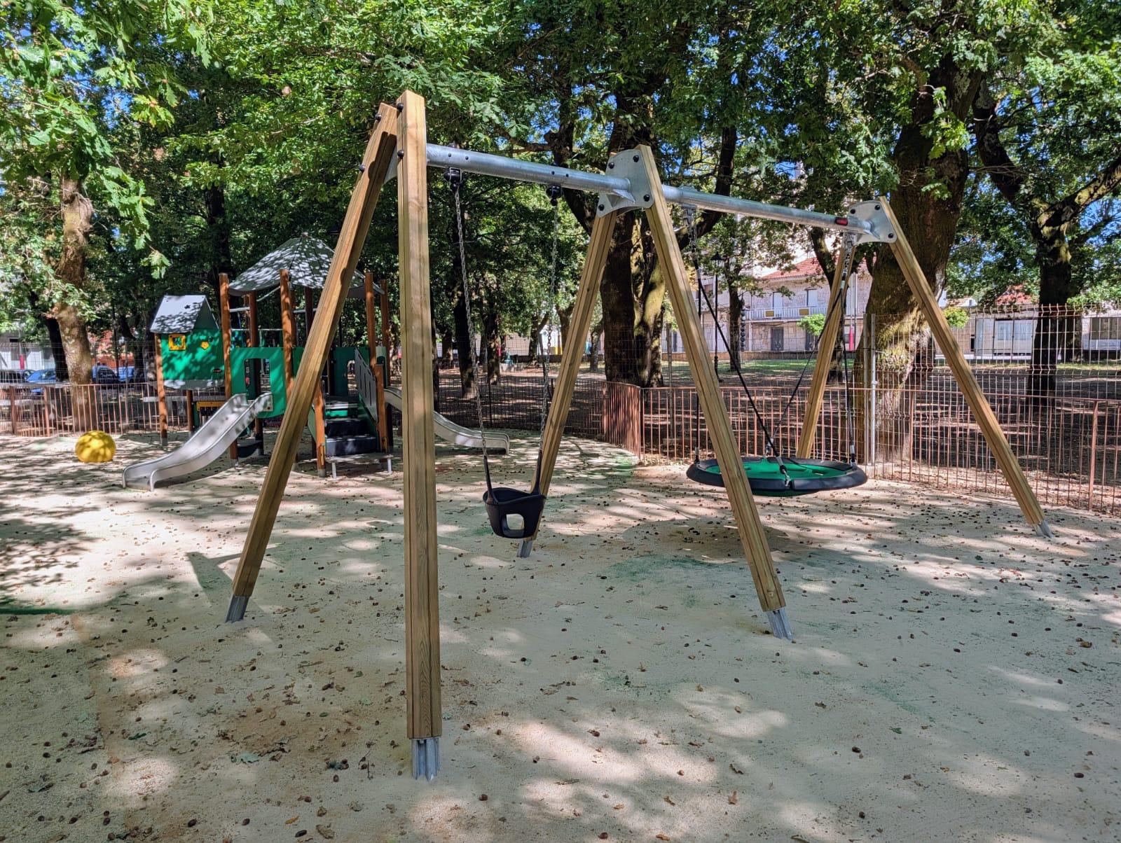 Rematan as obras de renovación da área de lecer da Carballeira do Cacharado
