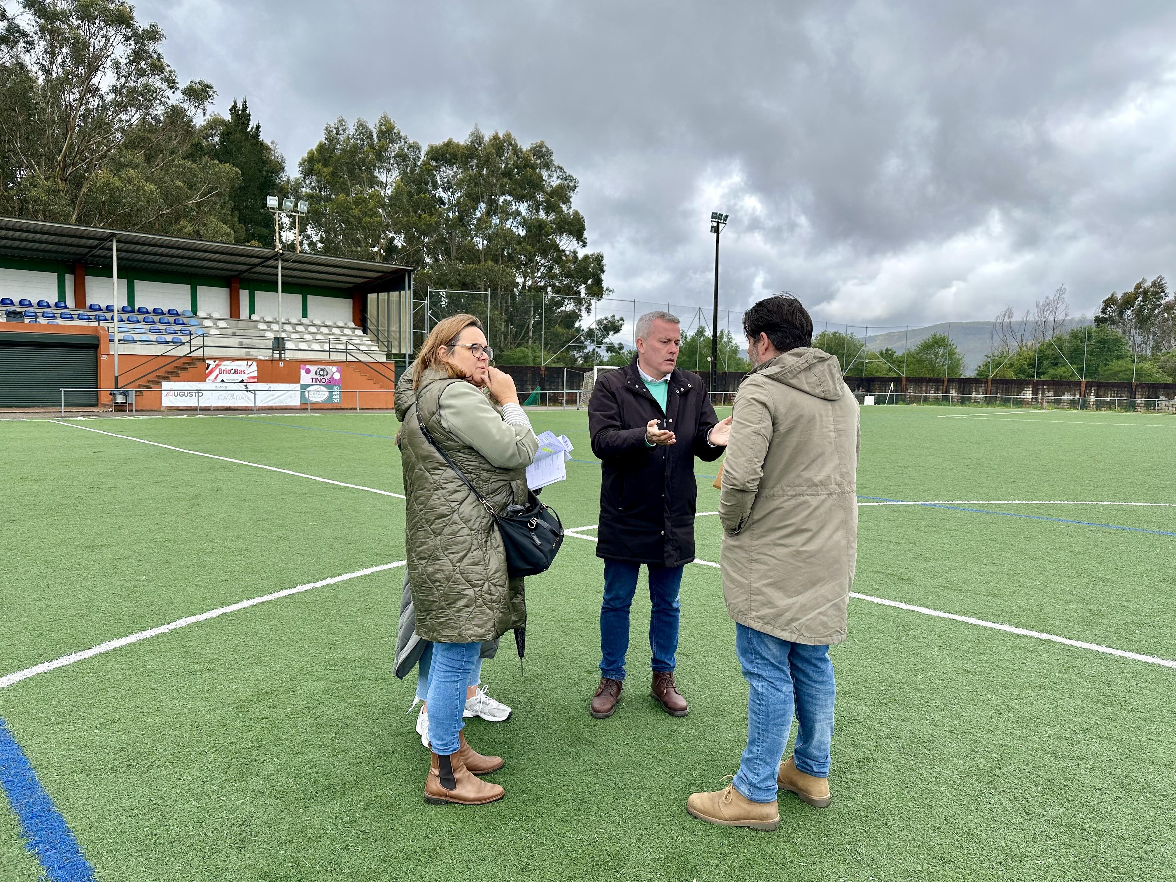 O Concello adxudica as obras de reforma do campo de fútbol de Augas Férreas
