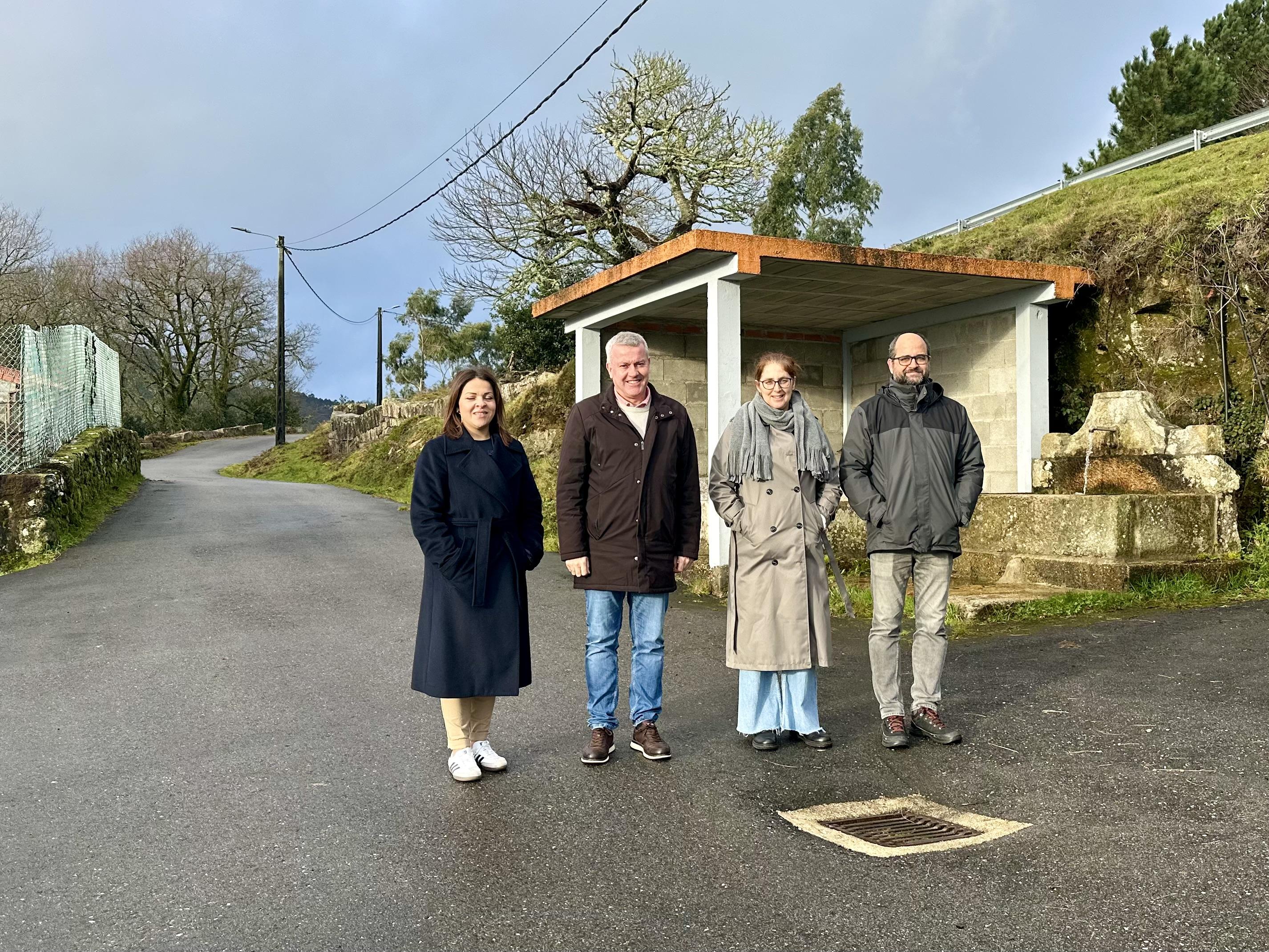 O Alcalde visita os lugares de Folgoso, Vilamide, Cigarreira, Ibia e As Poldras, na parroquia de Parada, nos que se desenvolveron importantes obras de asfaltado de camiños.