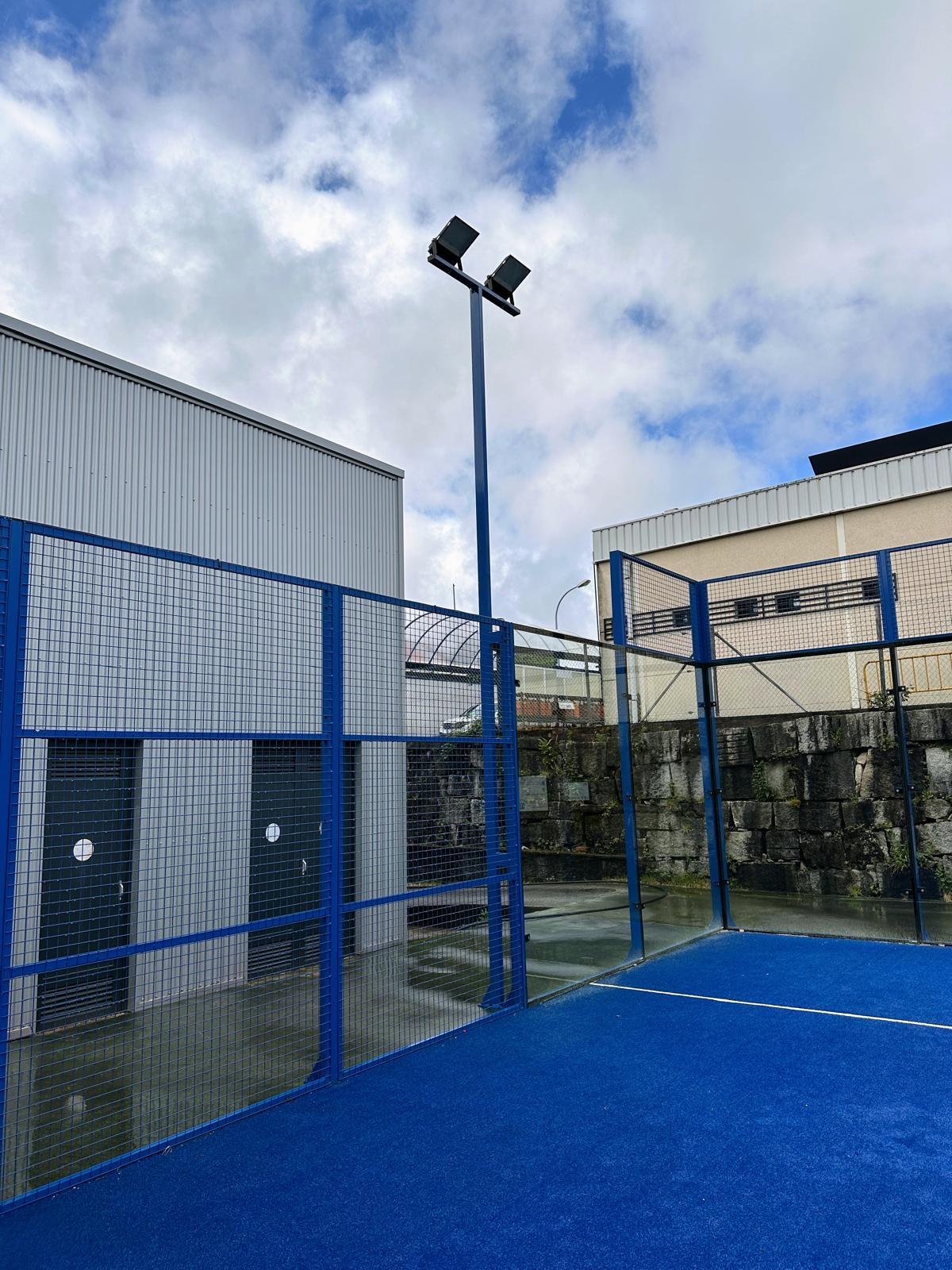 Hoxe visitamos a nova pista de padel, subvencionada ao 100% pola Xunta de Galicia cunha axuda de  42.997,08 €