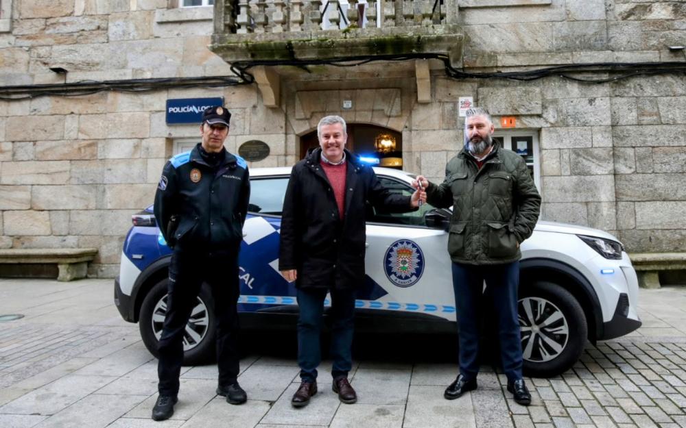 Recepcionamos o novo vehículo para a Policía Local 100% eléctrico