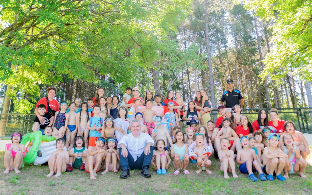Visita ás nenas e nenos do Campamento Urbano 2024