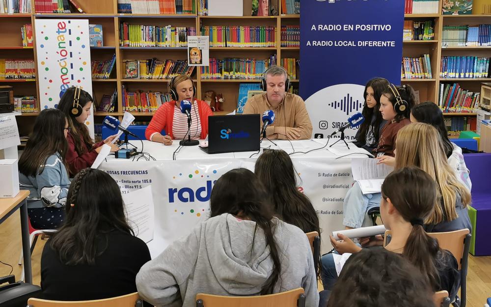 O Alcalde celebra c@s alumn@s de 6º do CPI da Cañiza o programa Emocionate coa Radio Especial CPI A Cañiza