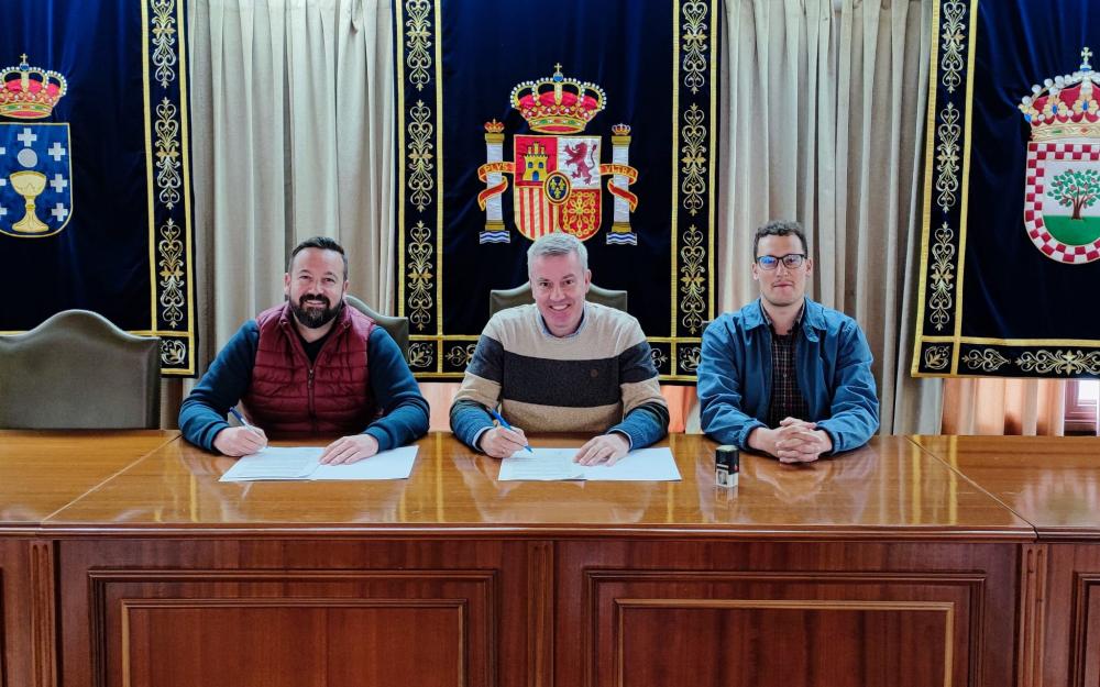 O Alcalde Luís Piña asina un acordo marco de colaboración entre o Concello da Cañiza e a empresa GREEN CAPITAL DEVELOPMENT XXVI SL.