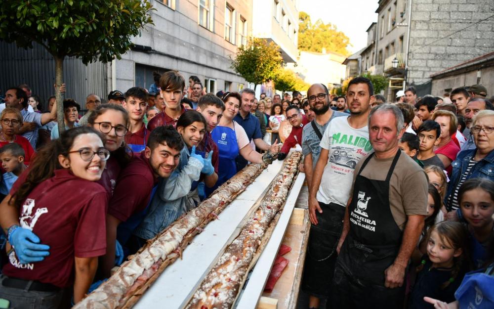 Obradoiro de Pan e bocata xigante de xamon diante da Casa do Concello este sabado 13 de agosto
