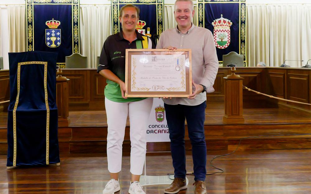 O Concello entrega a Medalla de Prata da Vila á Asociación Deportiva Cañiza  