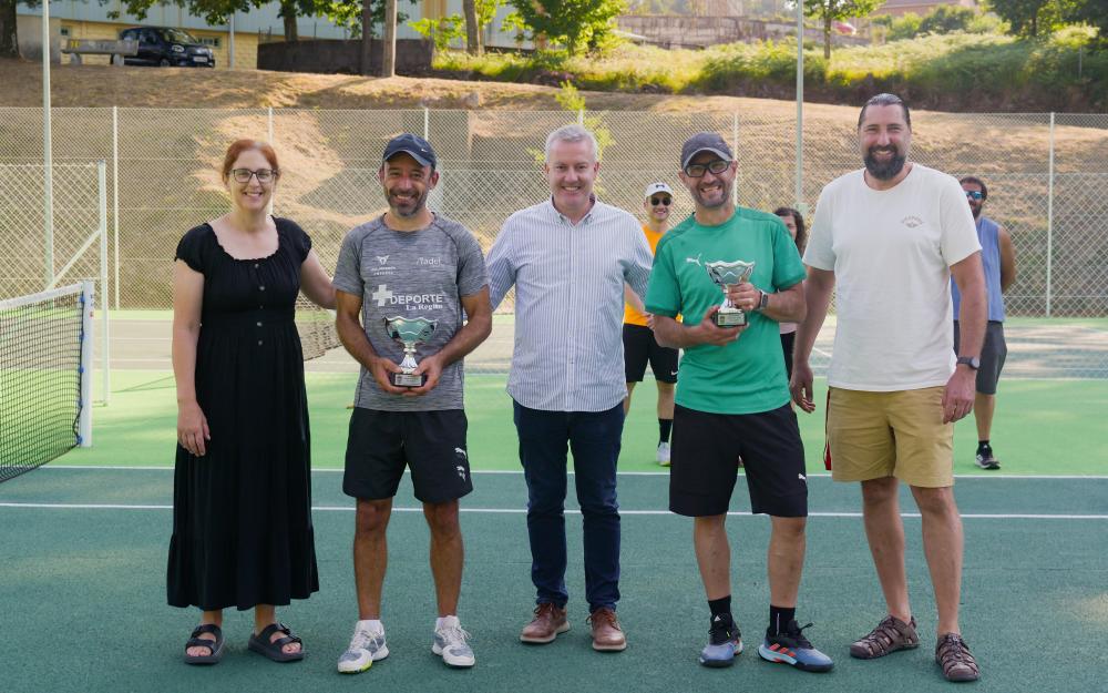 As pistas de tenis municipais das Grades acolleron o seu I Torneo oficial 