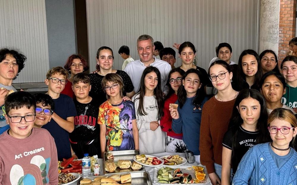 O Alcalde Luis Piña inaugura as III xornadas de “almorzos saudables” nos centros escolares da Cañiza