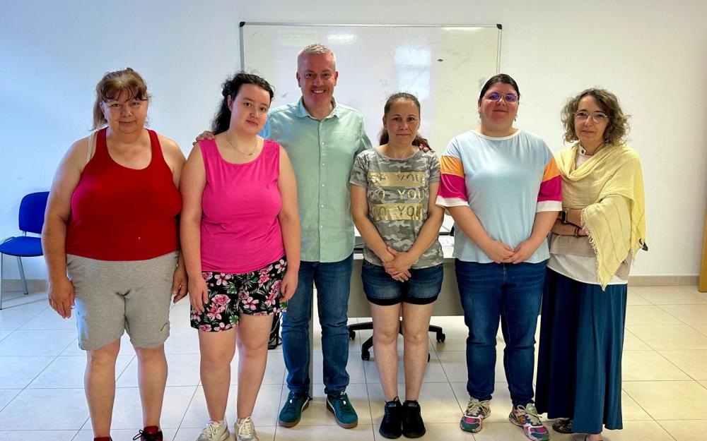 O Alcalde Luis Piña visita ás alumnas da Cañiza seleccionadas para participar no programa estatal “Entrena Emprego Rural”