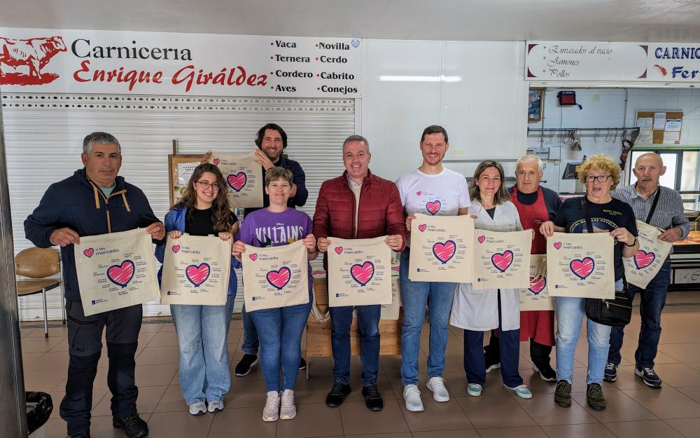 Este sábado a Plaza de Abastos acolleu unha nova xornada da Campaña «QUERE O TEU MERCADO»