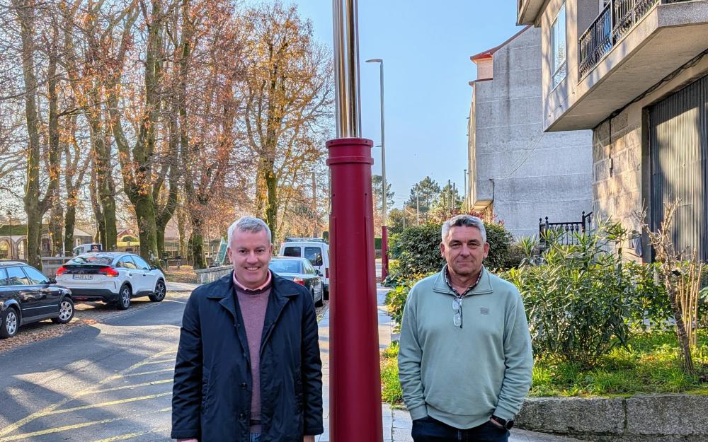 O Alcalde Luis Piña visitou esta mañá as obras recentemente rematadas de mellora da eficiencia enerxética do alumeado público nas zonas de Campo da Feira, As Laxas, Gorgullón e Poulo.