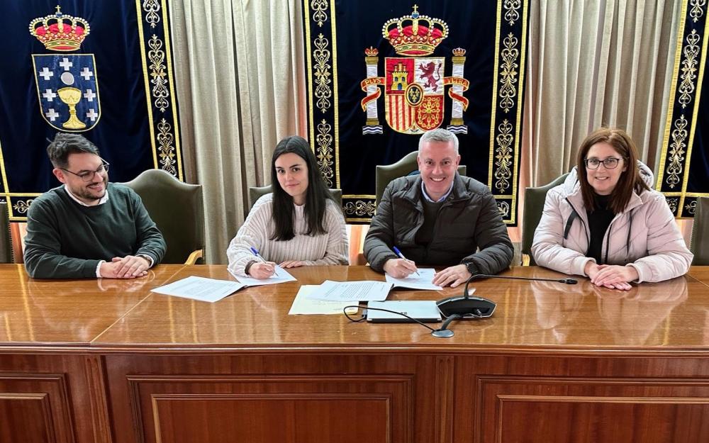 O Alcalde e a Asociación “Cañiza Felina” asinaron onte o convenio de colaboración para xestionar as colonias felinas no casco urbano