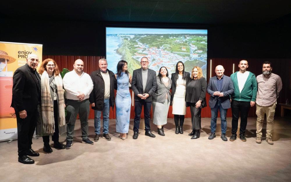 O Alcalde asiste en Santiago á presentación da oferta turística para 2025 do tour operador internacional «ENJOY TRAVEL GROUP»
